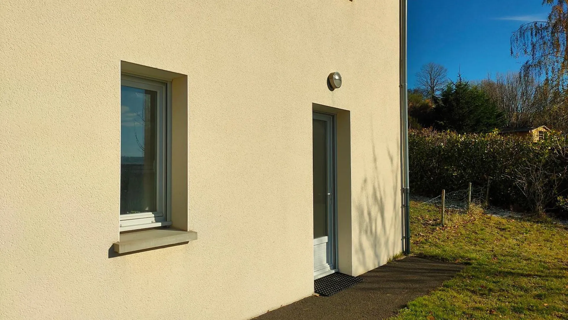Apartment Tres Beau Studio Meuble A Louer Murat  France