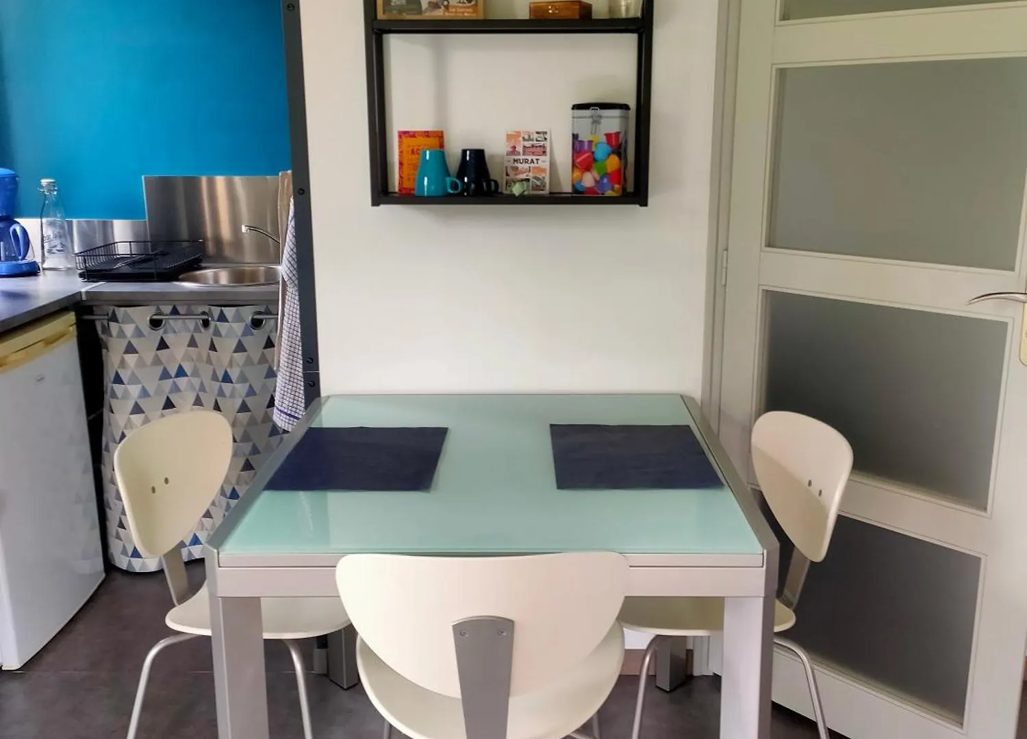 Apartment Tres Beau Studio Meuble A Louer Murat
